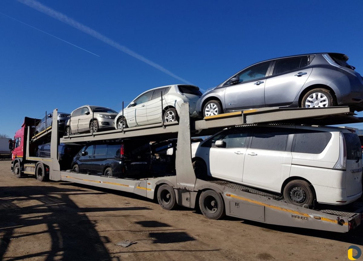 Фура для перевозки автомобилей