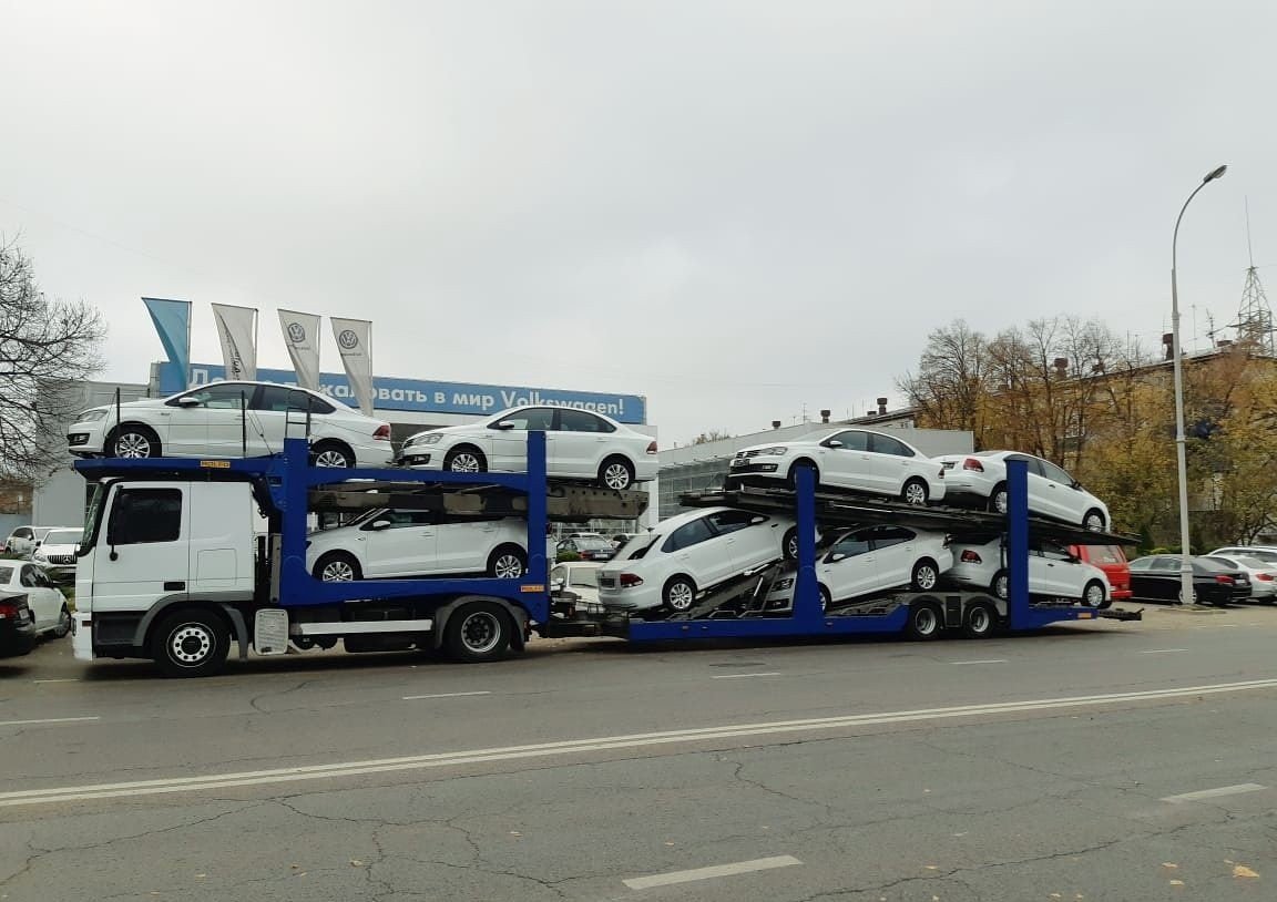 Автовоз с иномарками