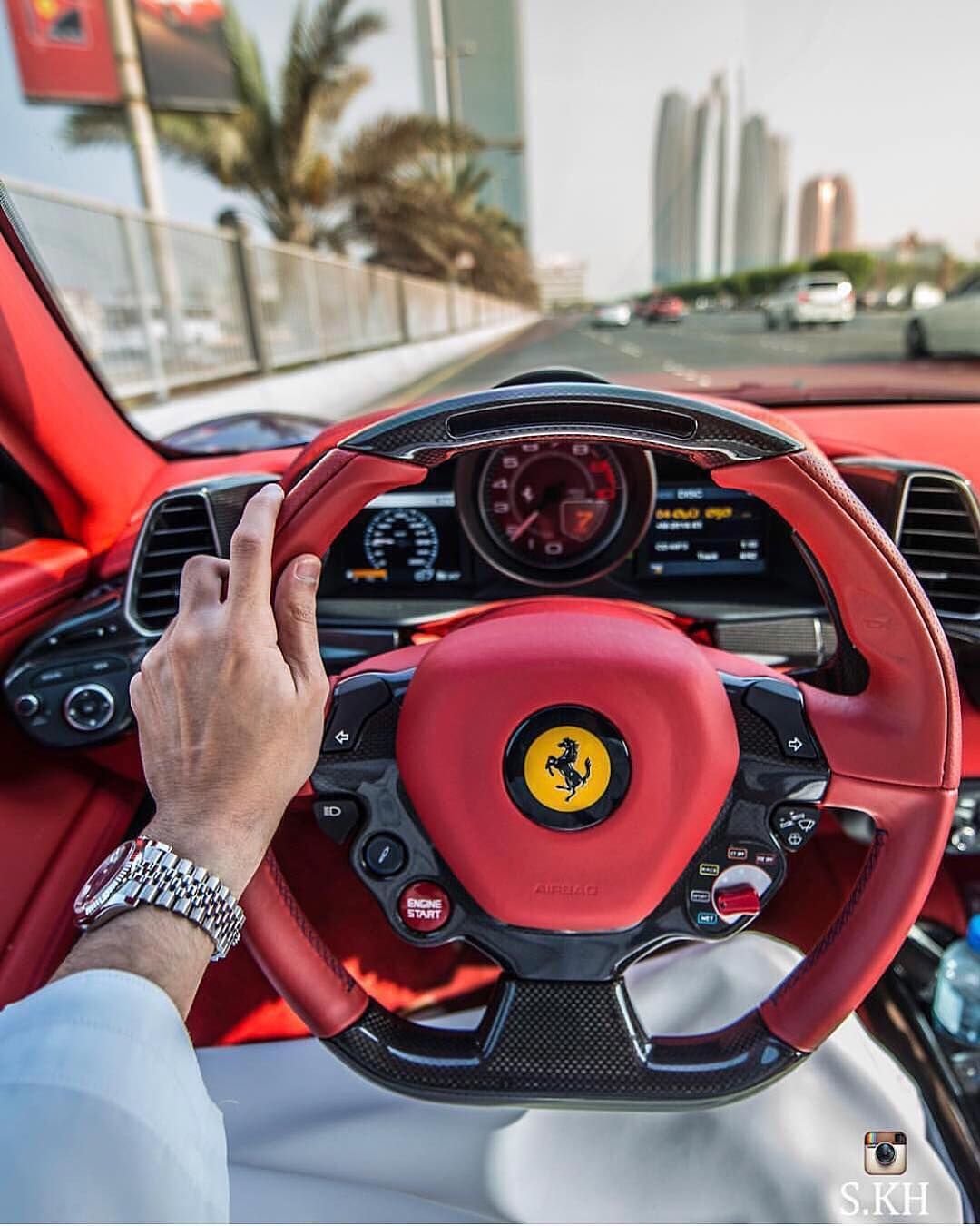 За рулем Lamborghini