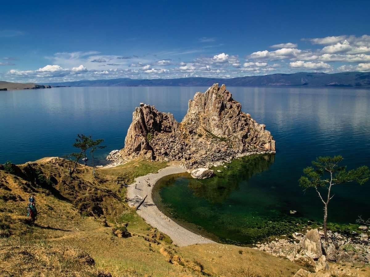 Байкал скала Шаманка остров Ольхон