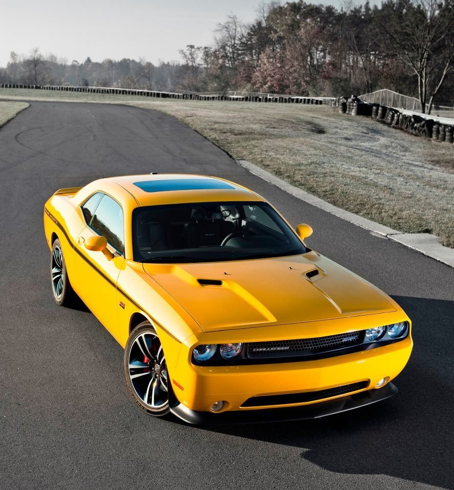 Dodge Challenger srt8 392