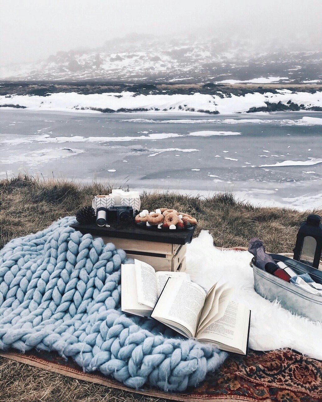 Пикник у моря зимой