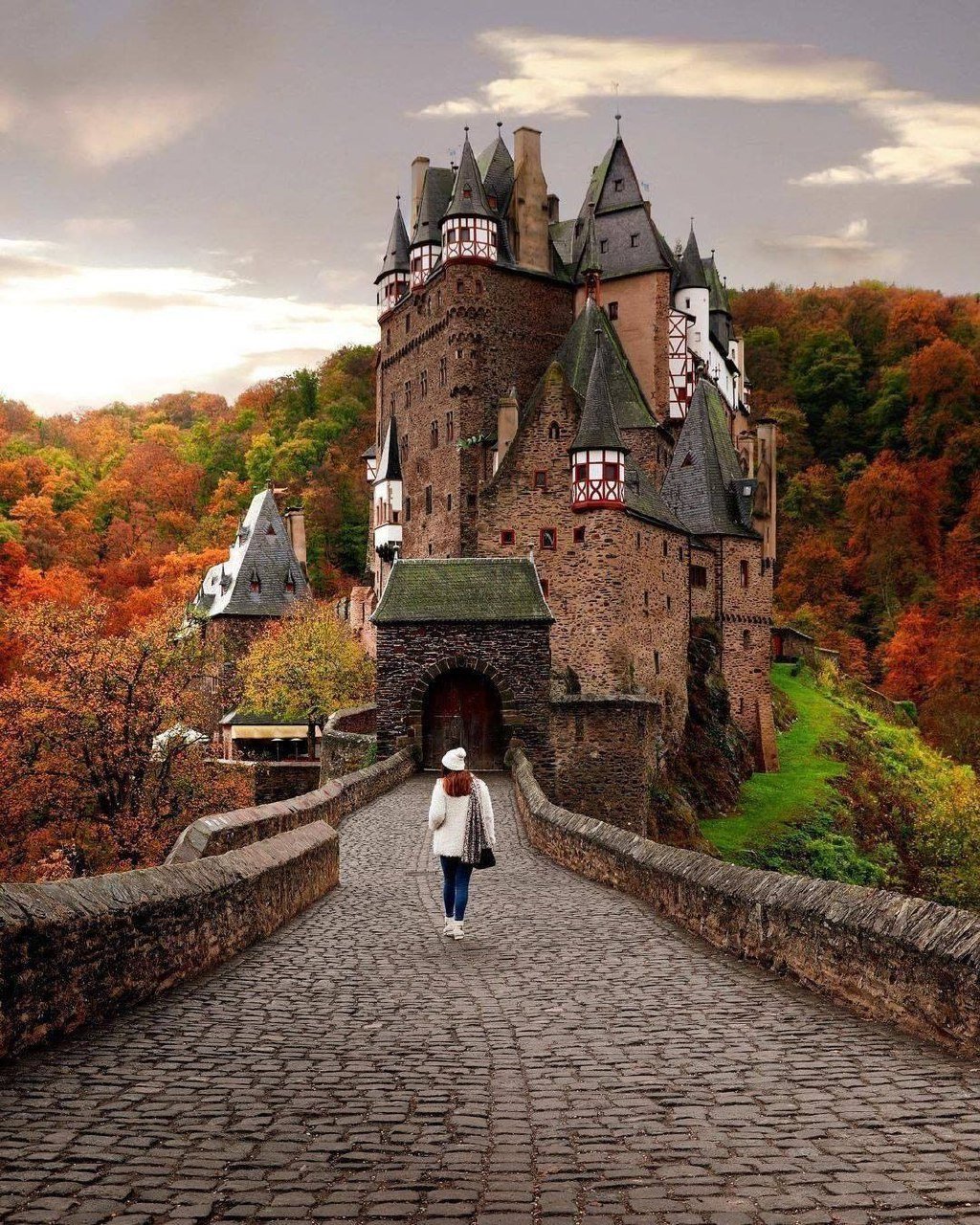 Замок Эльц осень