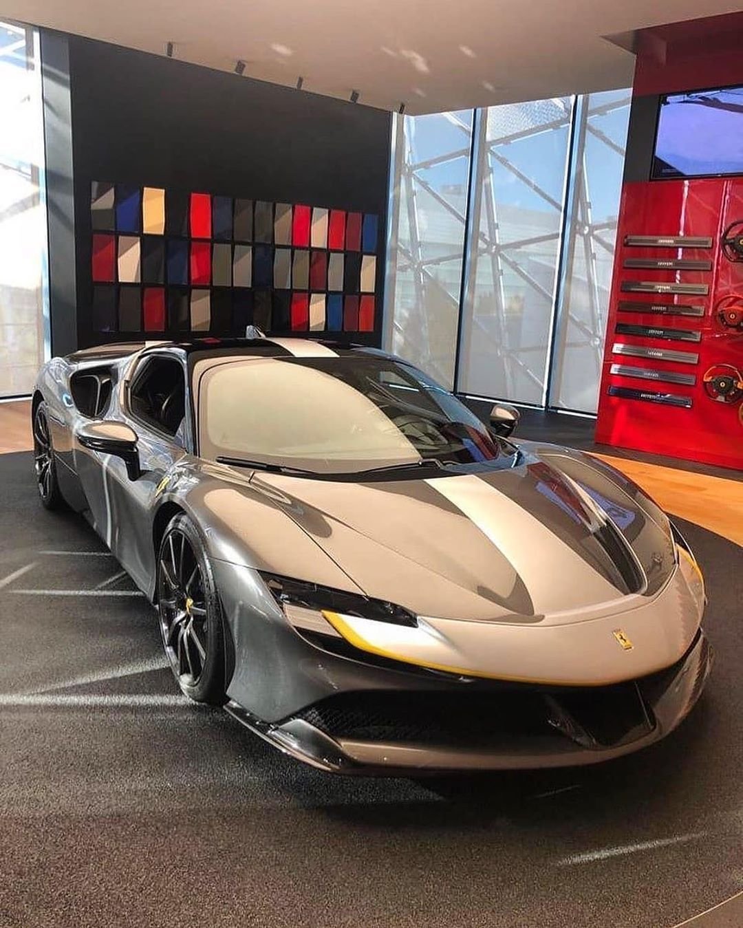 Феррари sf90 Stradale