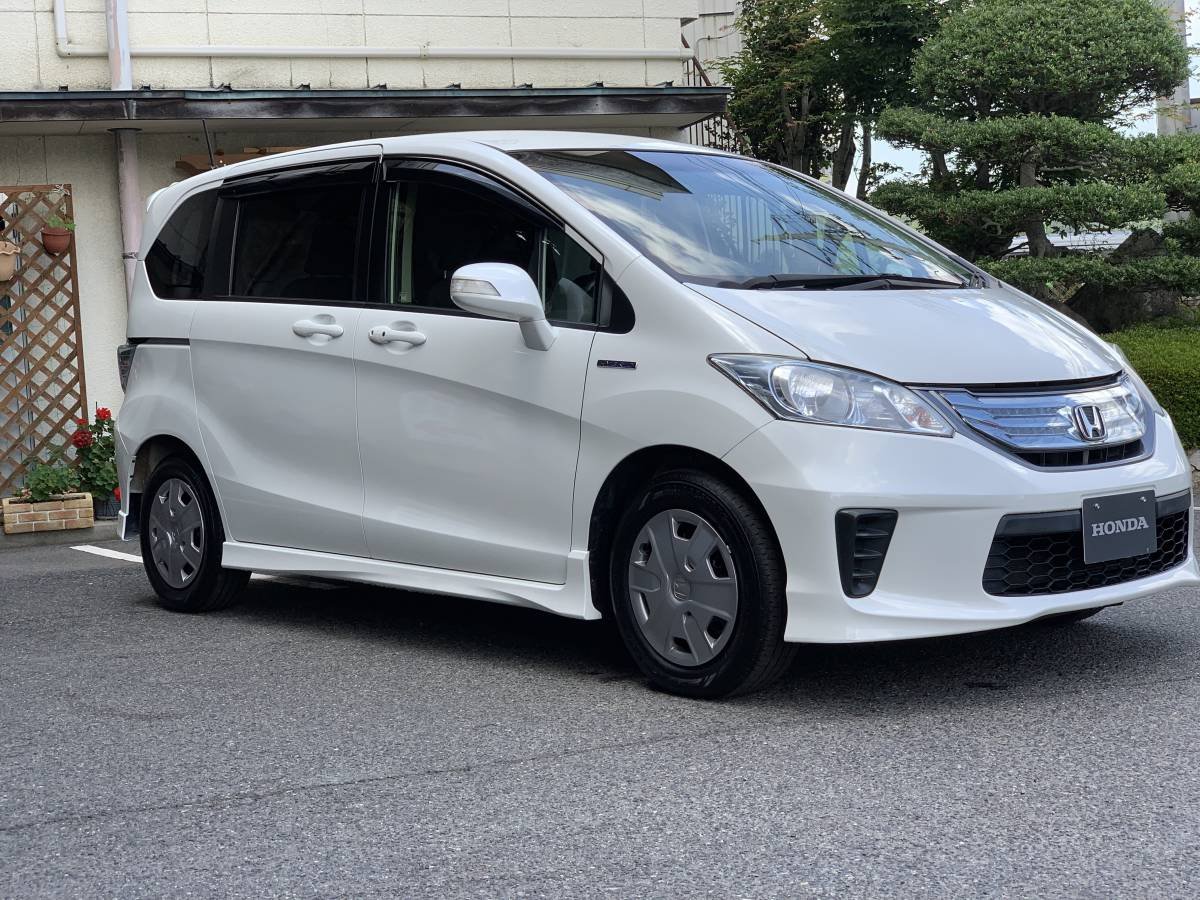Honda freed Hybrid 2017