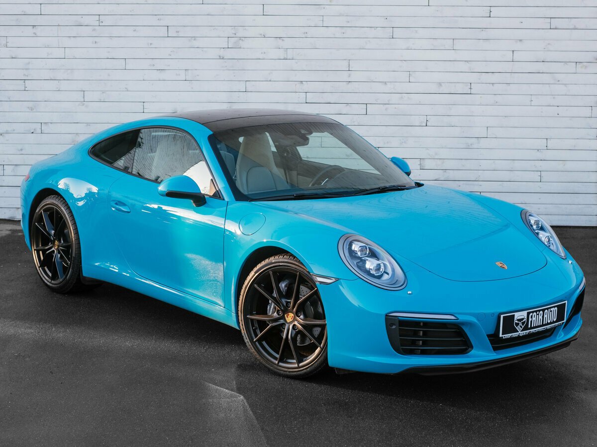 Porsche 911 голубой