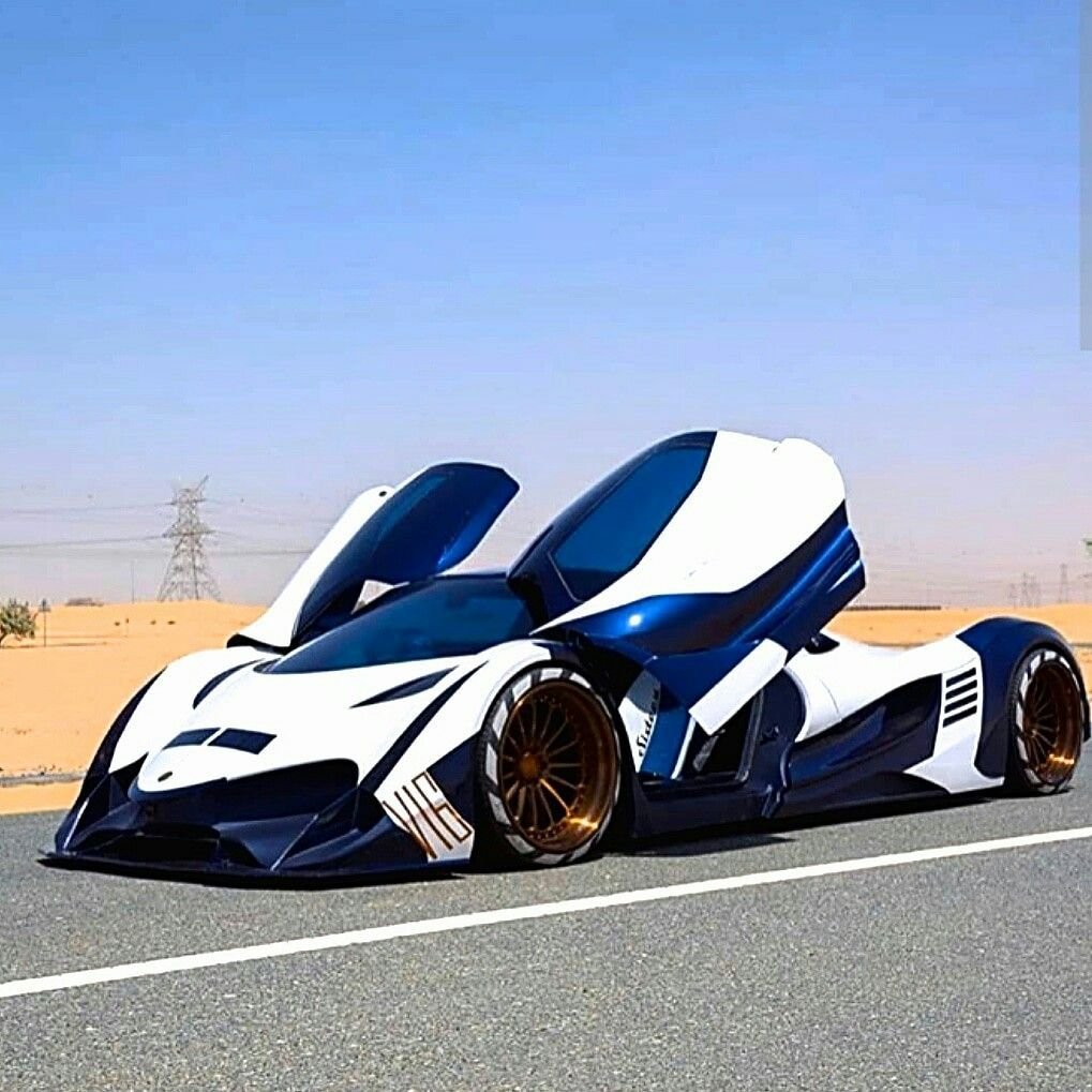 Арабский суперкар Devel Sixteen