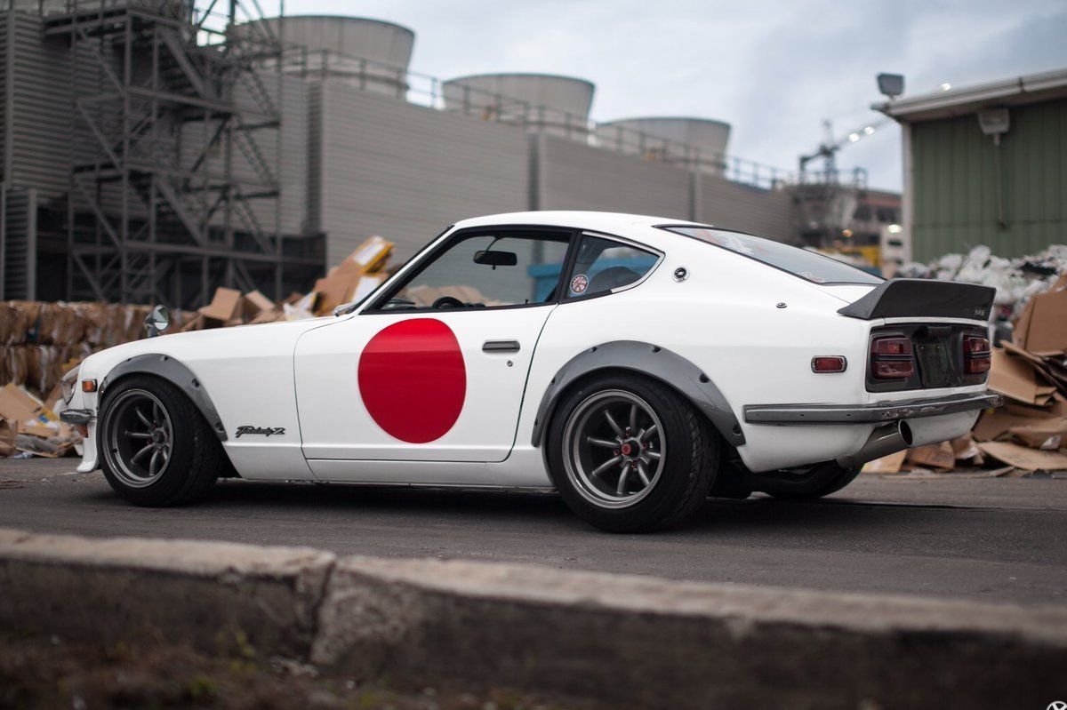 Nissan Fairlady 240z stance