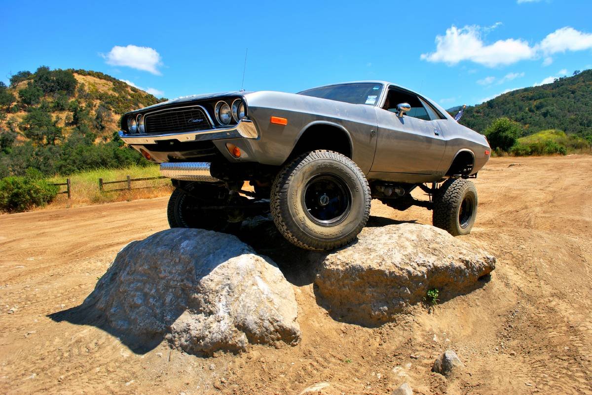Dodge Challenger внедорожный