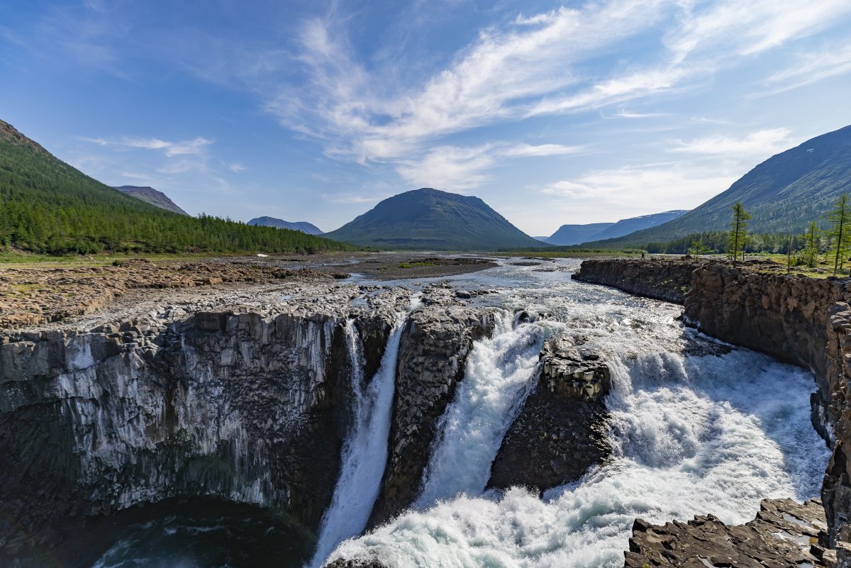 Тальниковый водопад плато Путорана