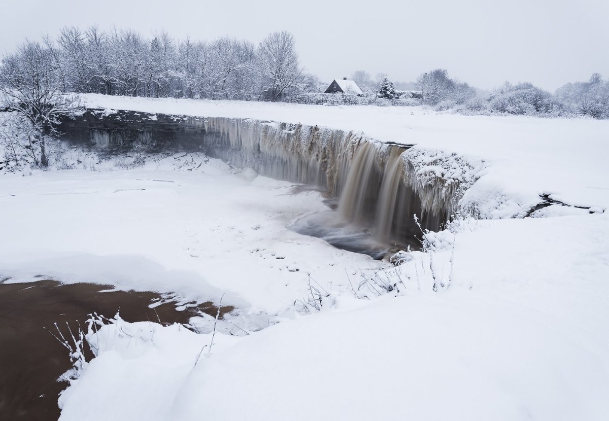 Тосненский водопад зимой