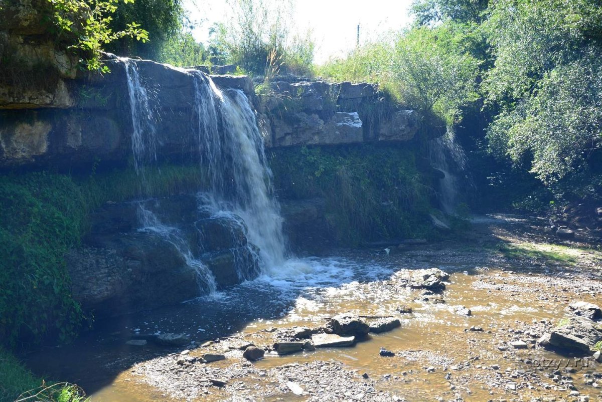 Лермонтовский водопад в Кисловодске