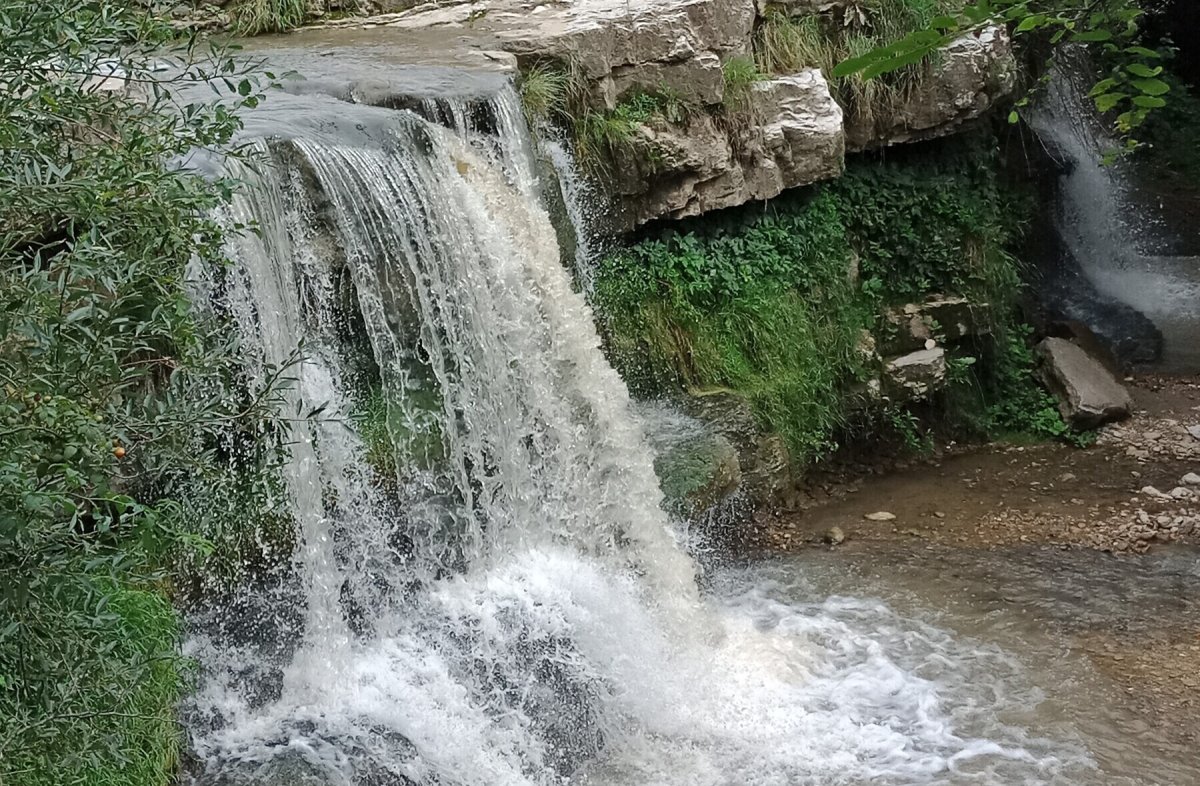Лермонтовский водопад в Кисловодске