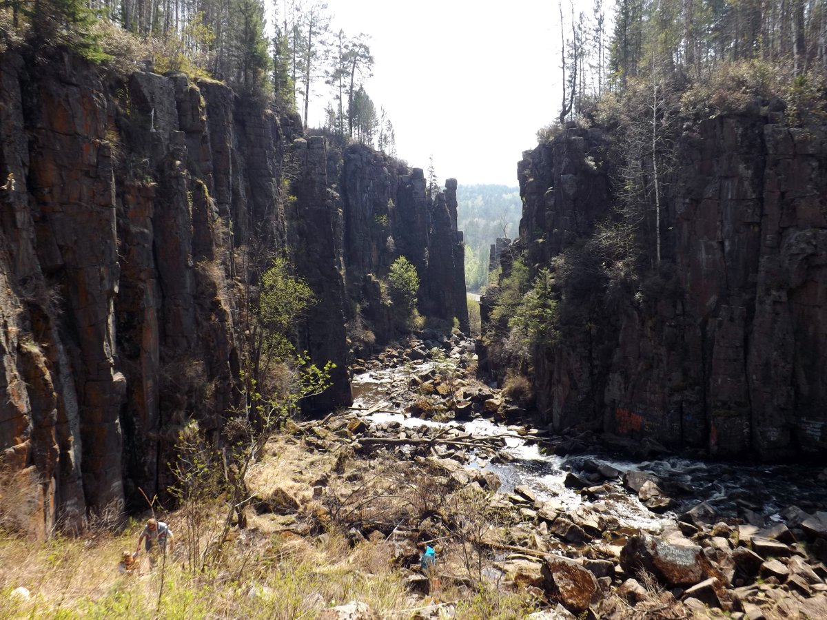 Уковский водопад ущелье