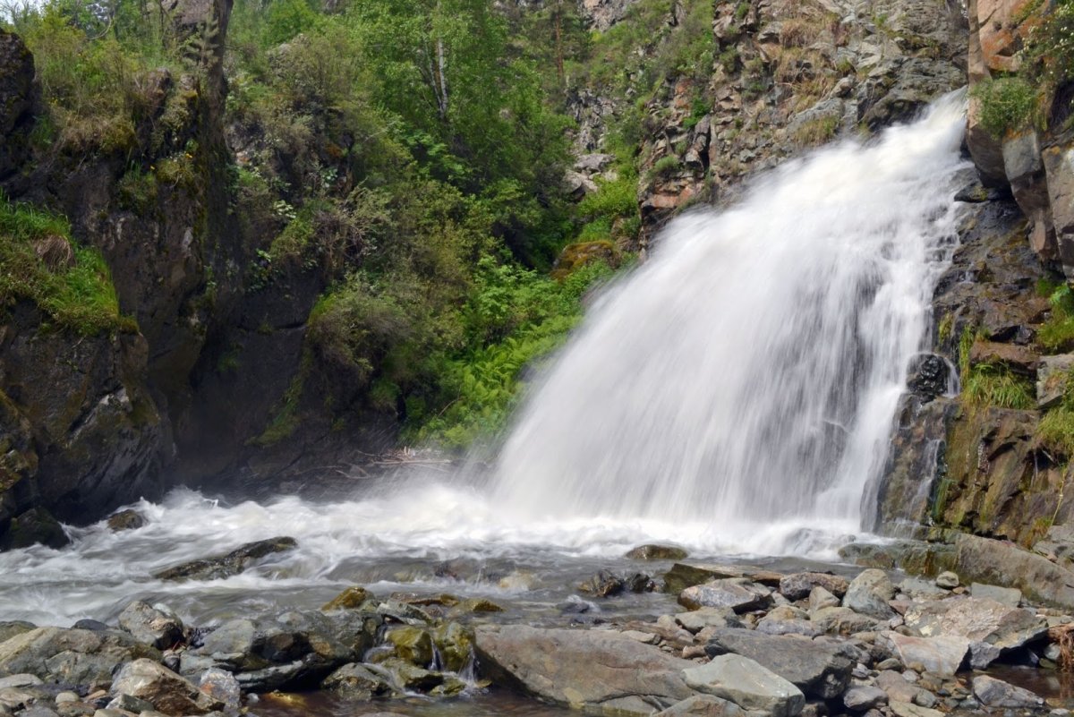 Камышлинский водопад горный Алтай