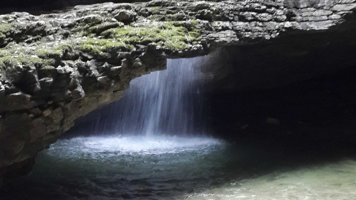 Гунибский водопад