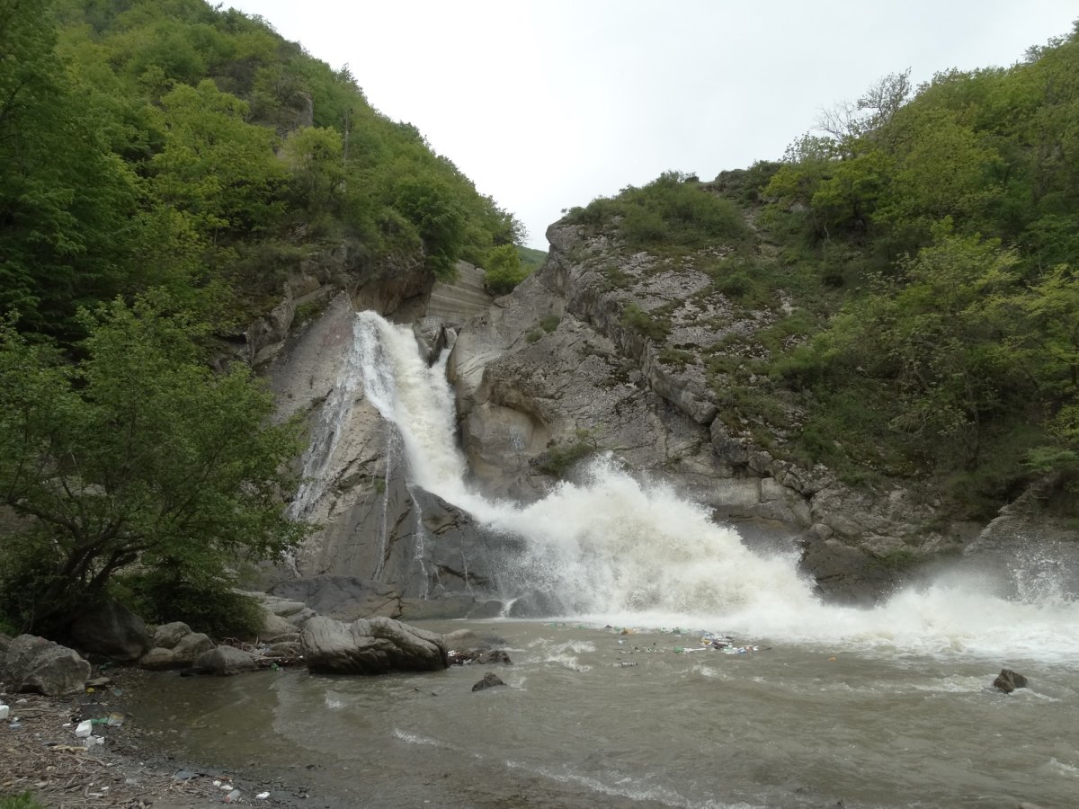 Водопад Хучни хучнинский