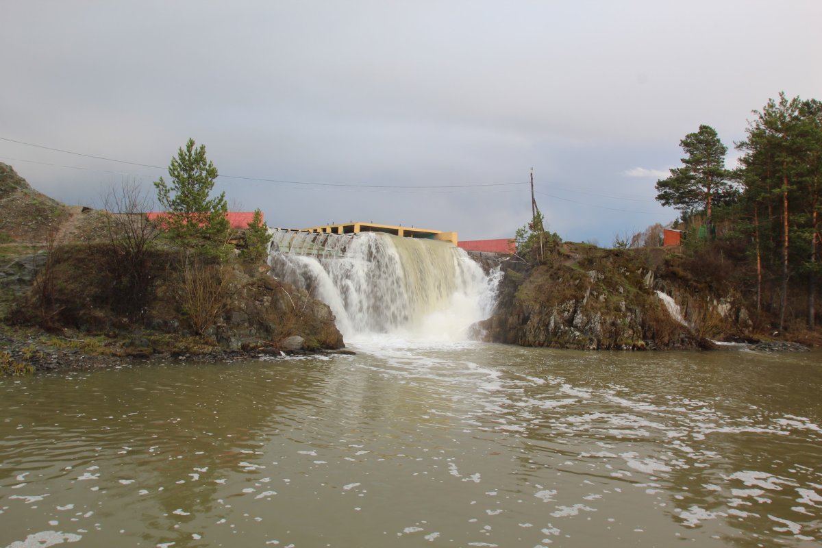 Карпысакский водопад Новосибирская область
