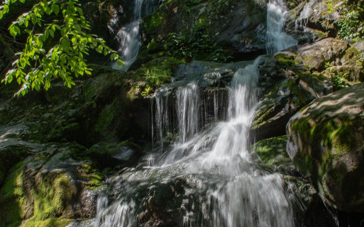Каменный водопад