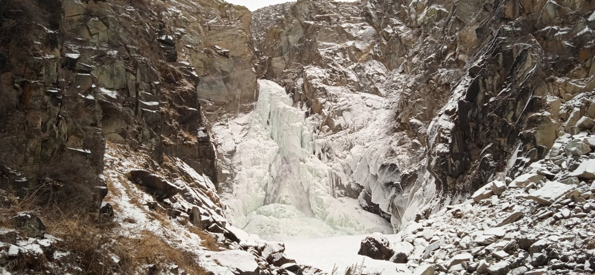 Водопад Куркуре замерзший