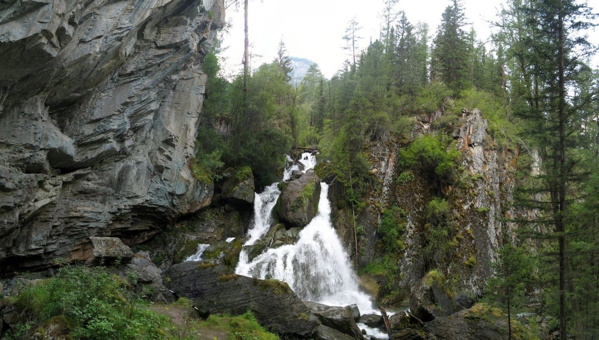 Чибитский водопад горный Алтай