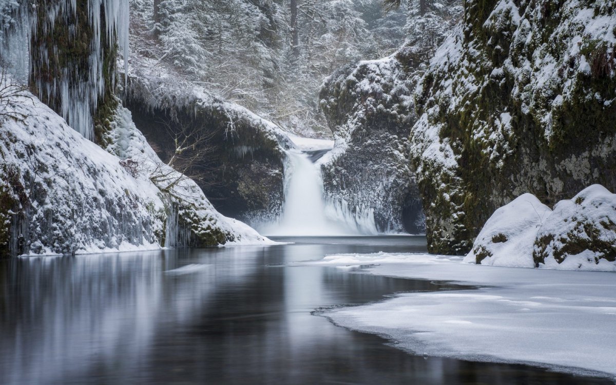 Замерзший водопад Фэнг