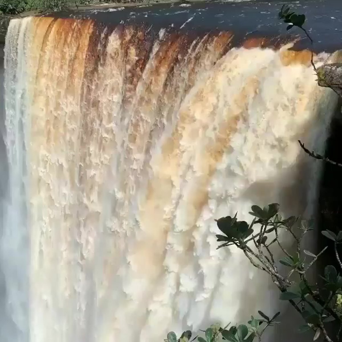 Картинки страшный опасный водопад
