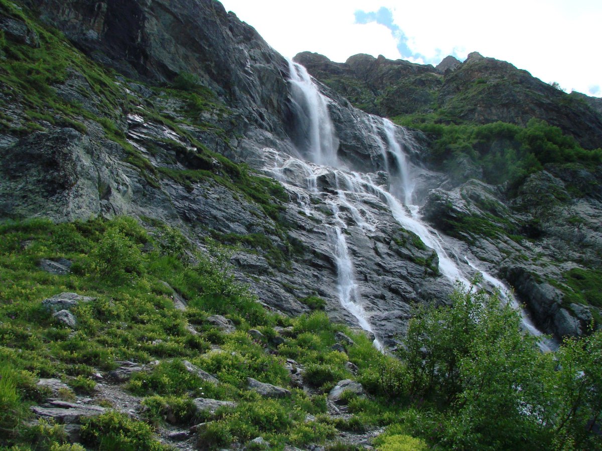 Баритовый водопад Архыз