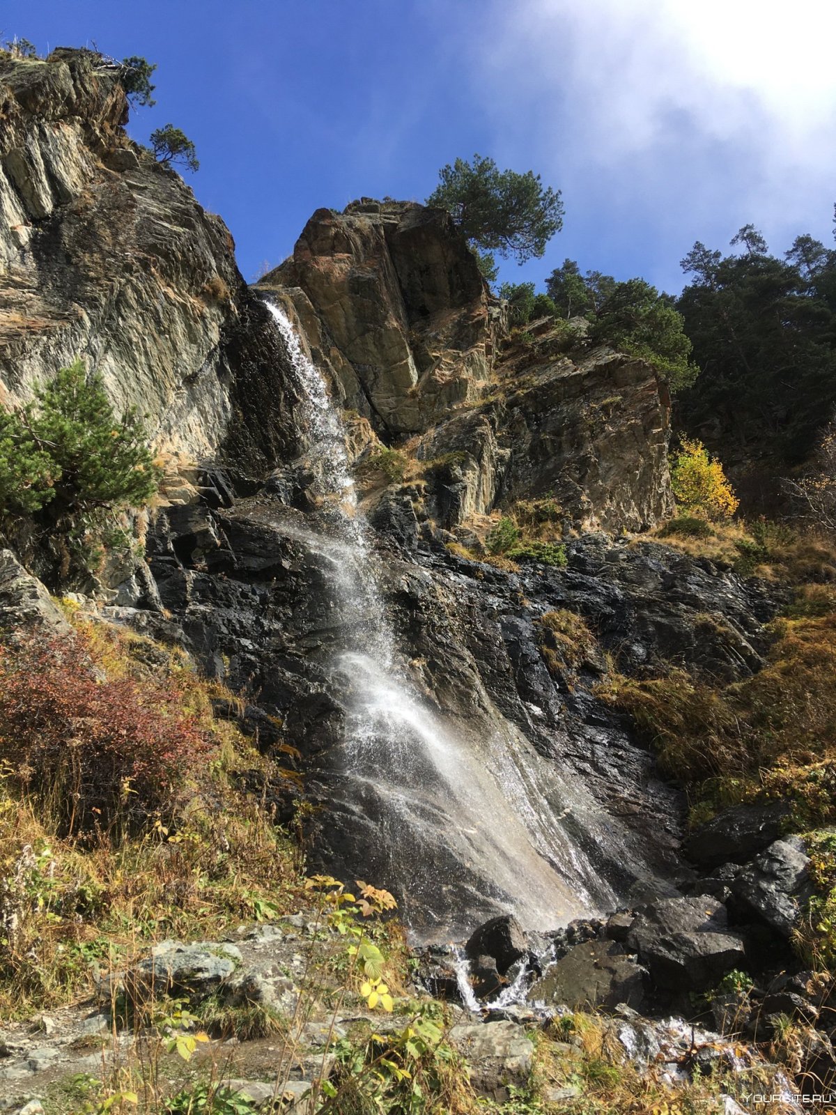 Баритовый водопад в Архызе