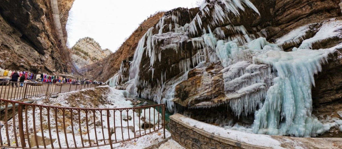 Чегемские водопады зимой