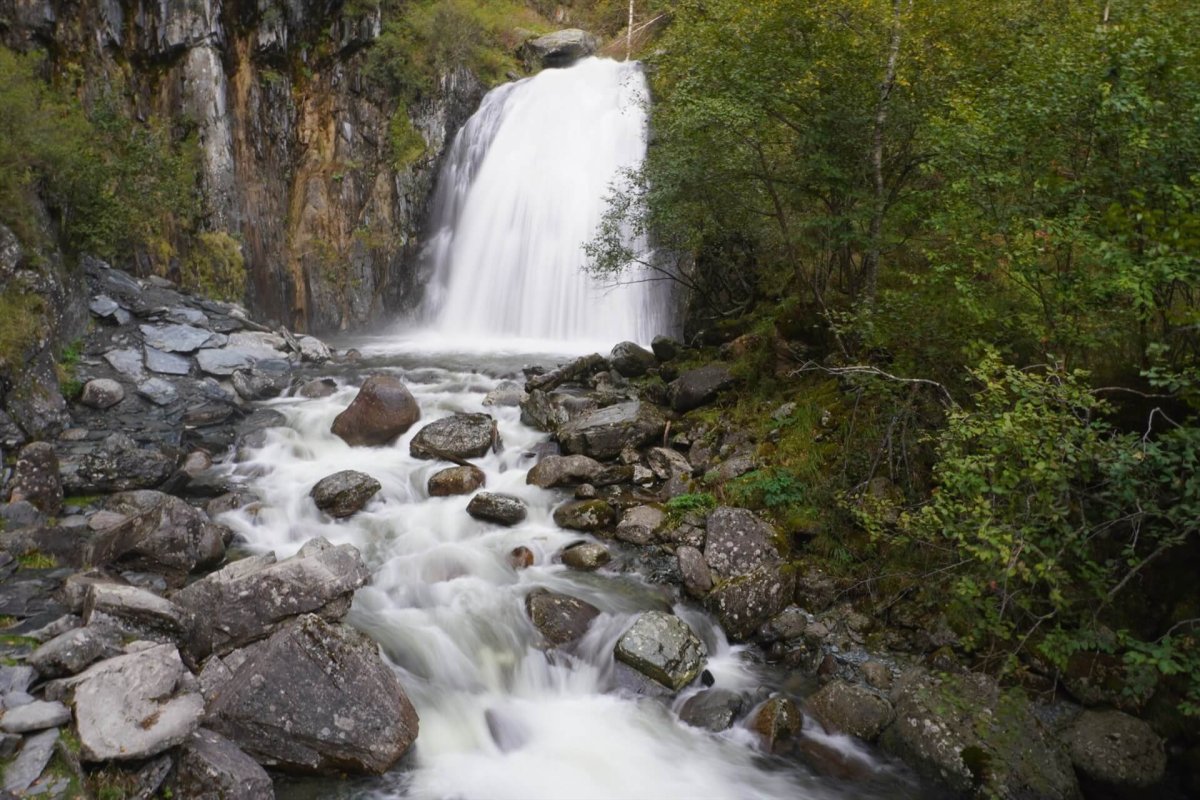 Камышлинский водопад горный Алтай