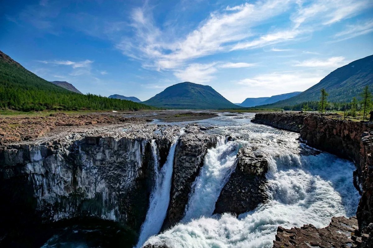 Тальниковый водопад плато Путорана