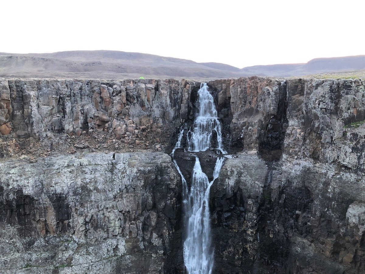 Водопад невеста плато Путорана