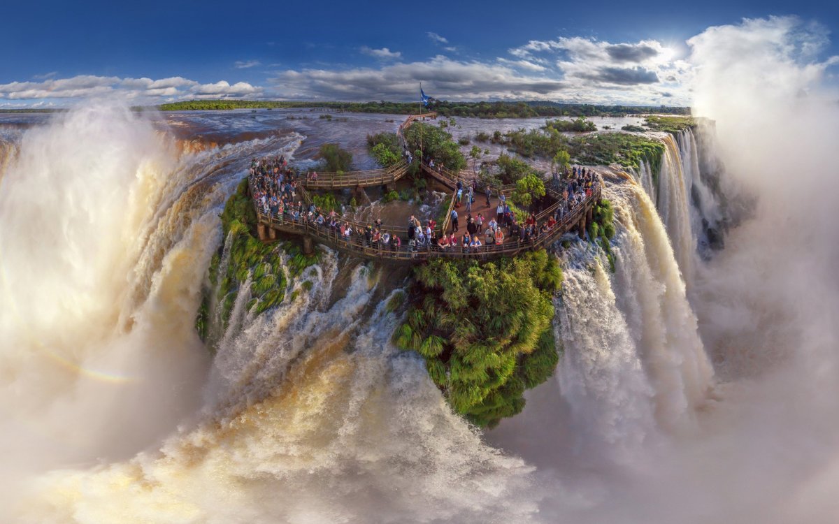 Водопад Игуасу панорама