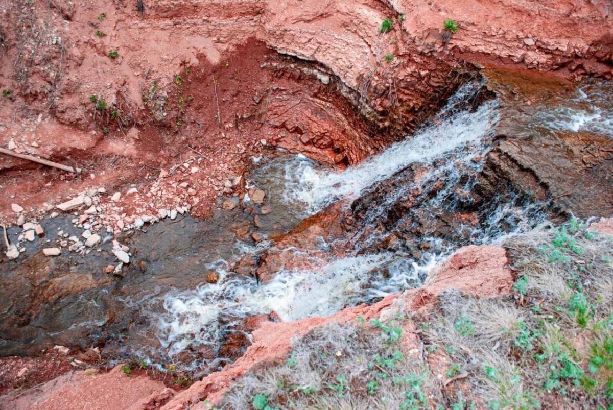 Токмаклинский водопад источник: