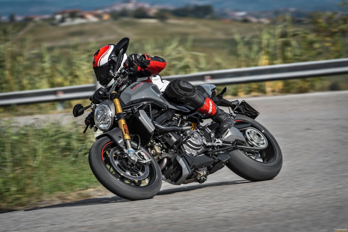 Мотоцикл Ducati Monster 1200s