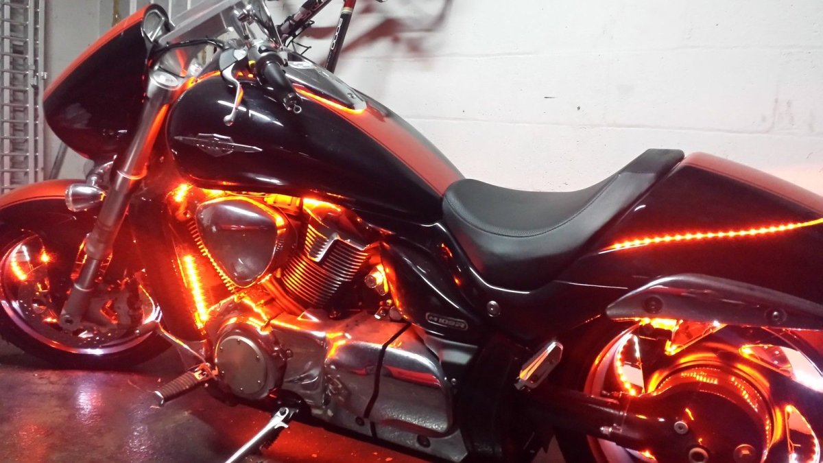 Suzuki Boulevard m109r оранжевый