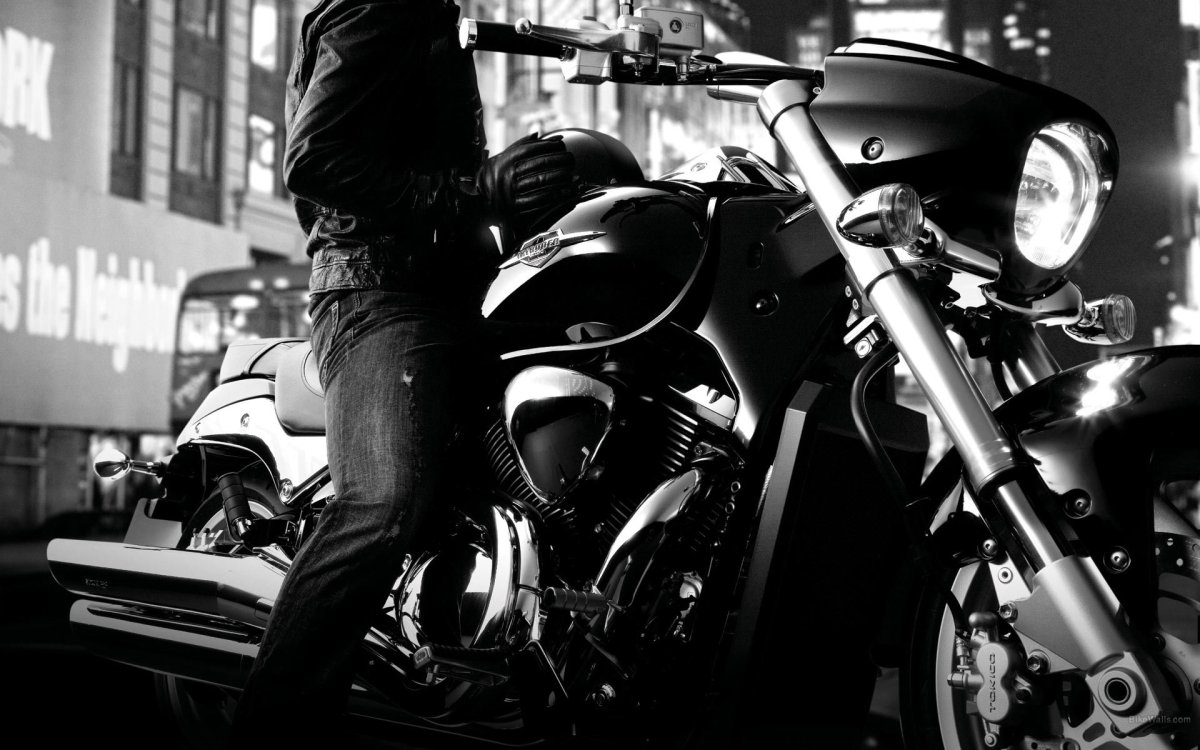 Обои мотоциклы Suzuki Intruder