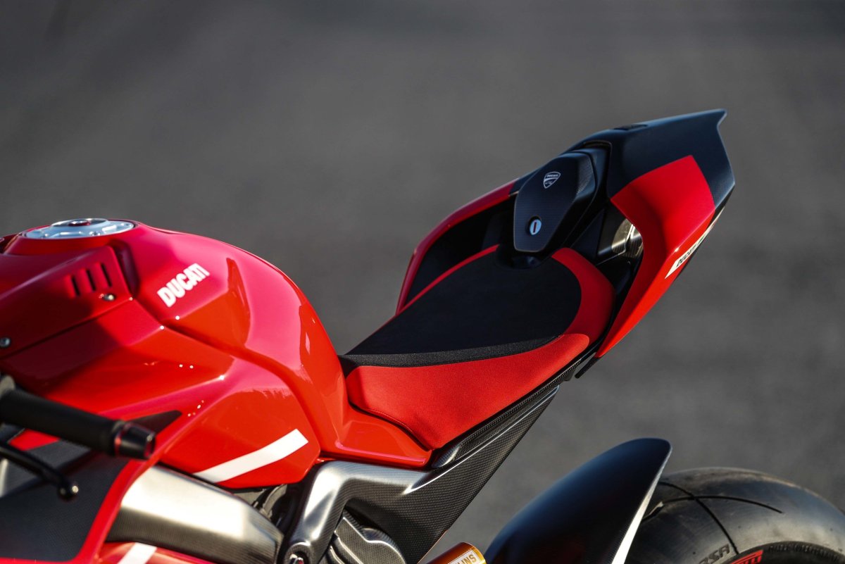 Ducati Superleggera v4 до 100