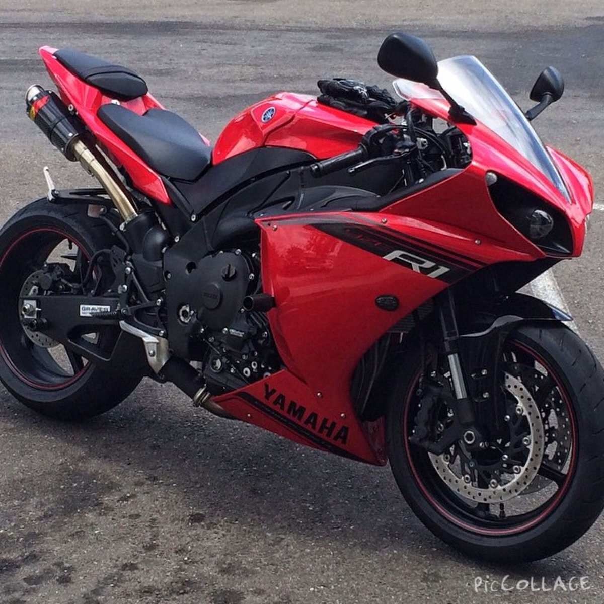Мотоцикл Yamaha r1 красный