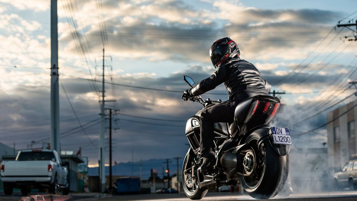 Ducati Diavel обои
