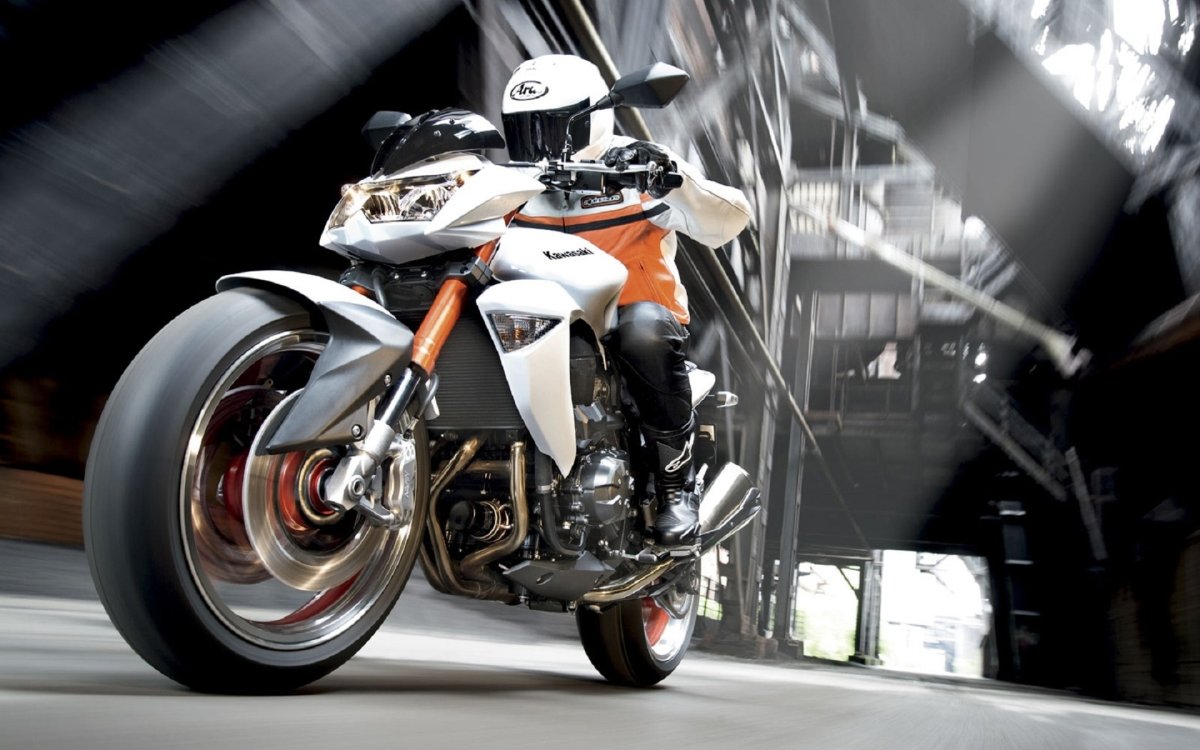 Мотоцикл гоночный Kawasaki z1000