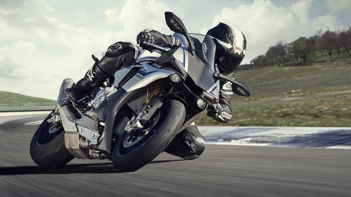 Yamaha r1m 2015
