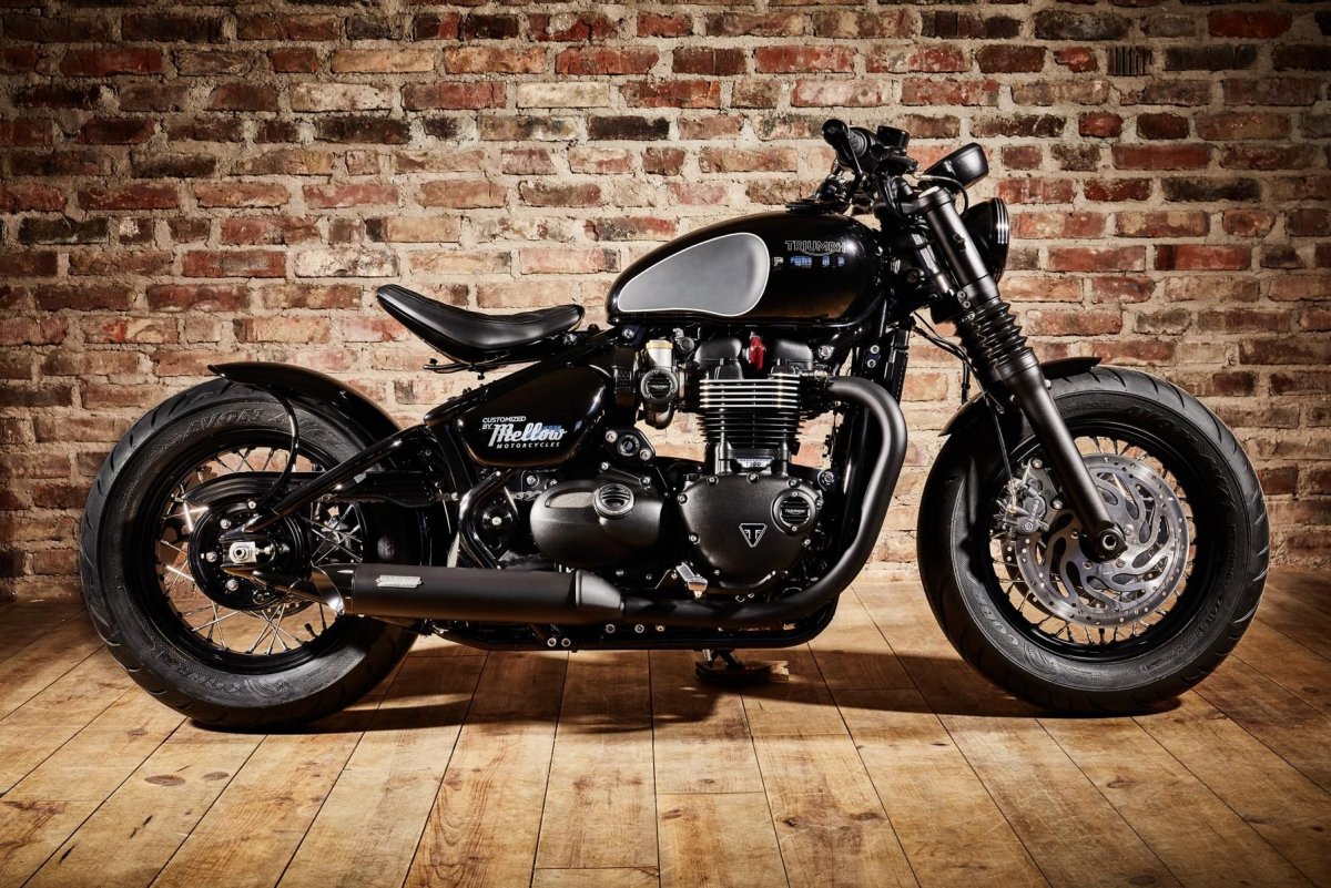 Triumph Bonneville Bobber Black