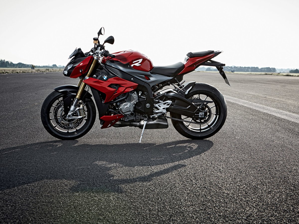 БМВ r1000s мотоцикл красный
