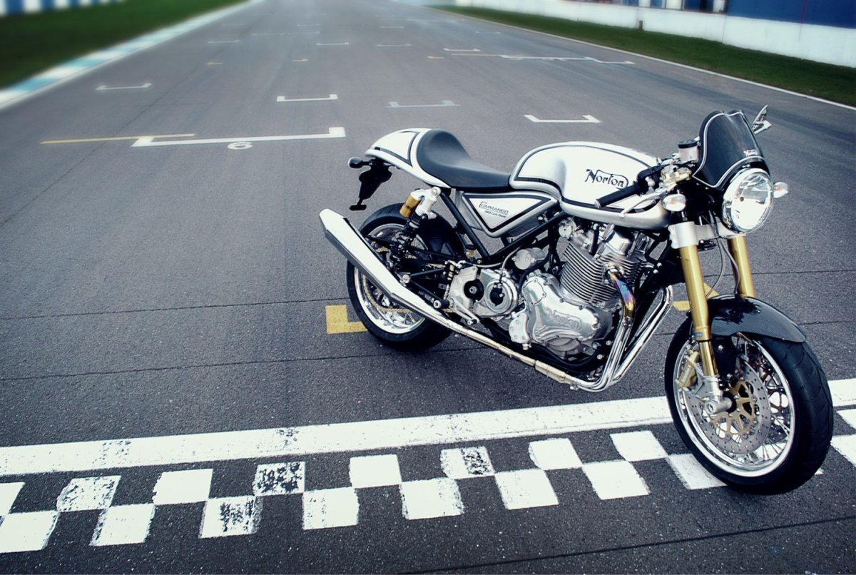 Norton Commando 961 California
