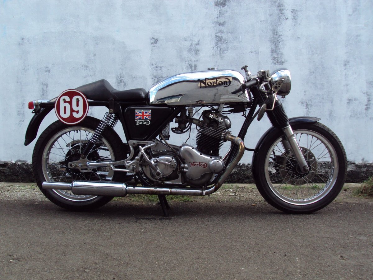 Norton Cafe Racer
