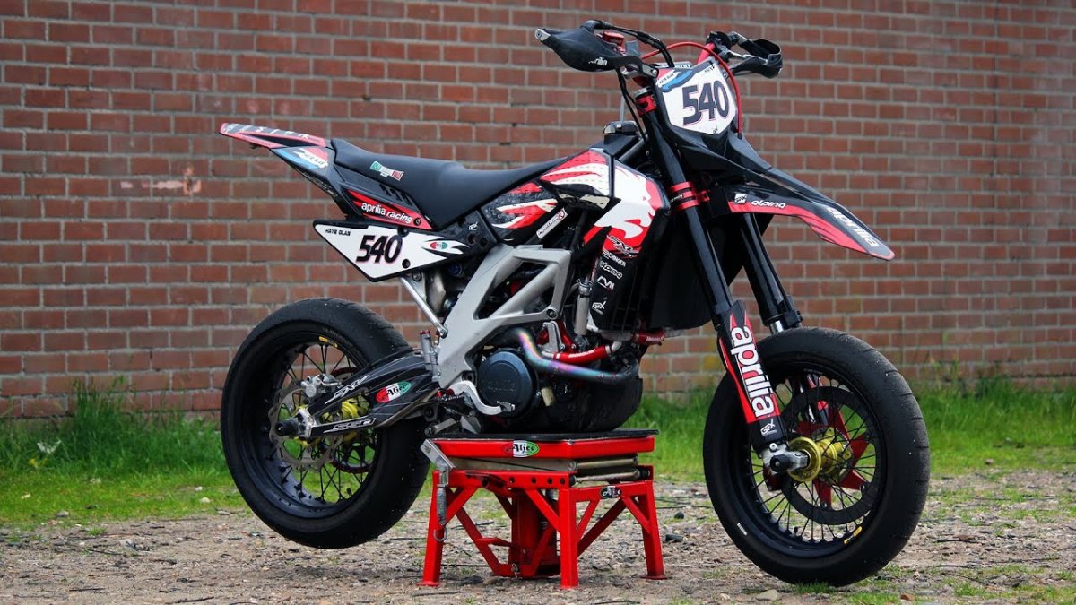 Мотард Aprilia 550