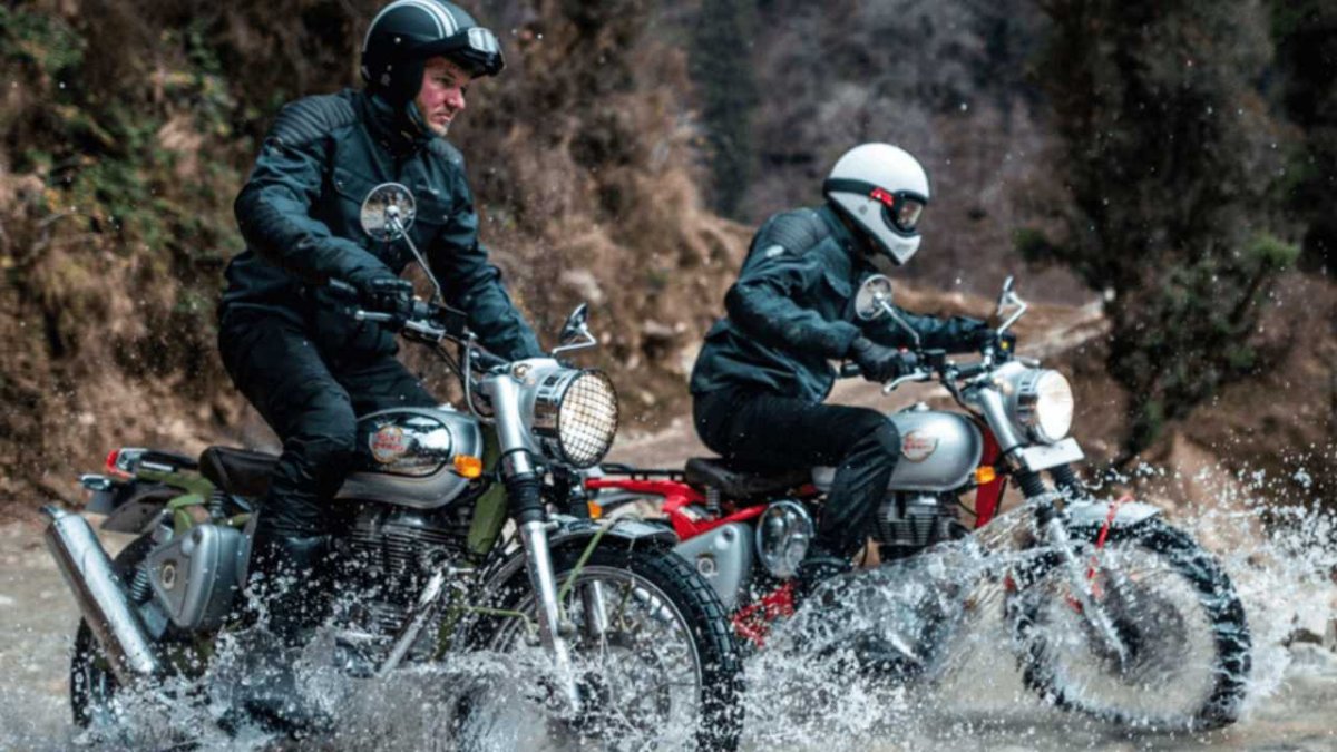 Royal Enfield Trial езда по британскому лесу