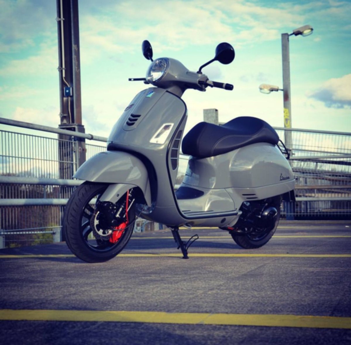 Веспа мотороллер gts300